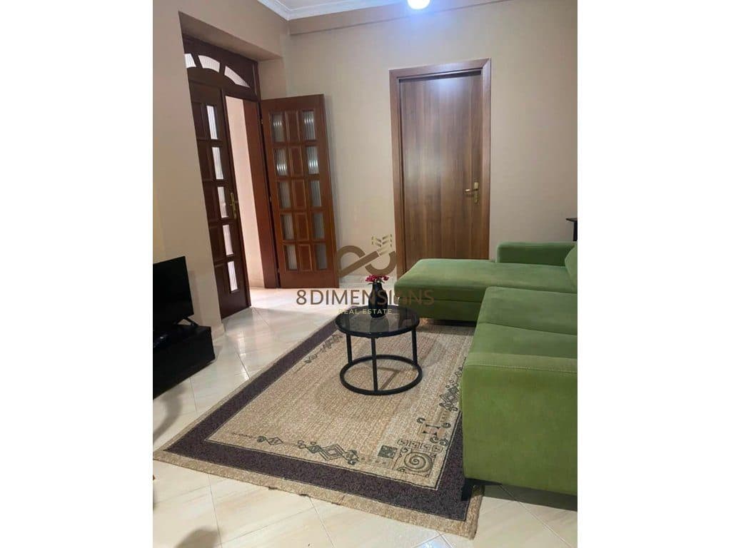 Jepet me qera Apartament 1+1 ne Rrugen e Dibres, prane Shkolles Misto Mame (D8241A-235)