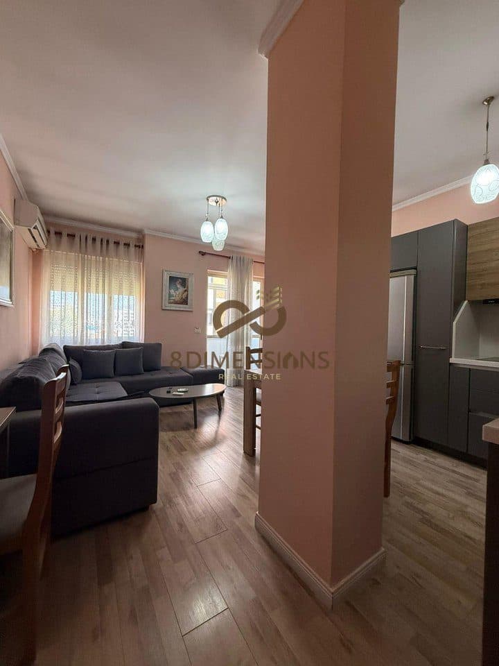 Jepet apartament 2+1 me qera tek qendra Kristal - Komuna Parisit D8242A-255 2