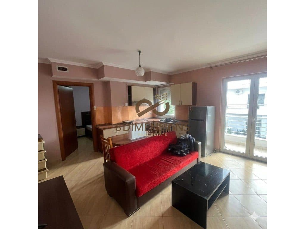 SHITET SUPER APARTAMENT 2+1+2 PRANE LIQENIT TE FARKES, PRANE QETESISE ABSOLUTE DHE GJELBERIMIT!!! (D8142A-72)E.C