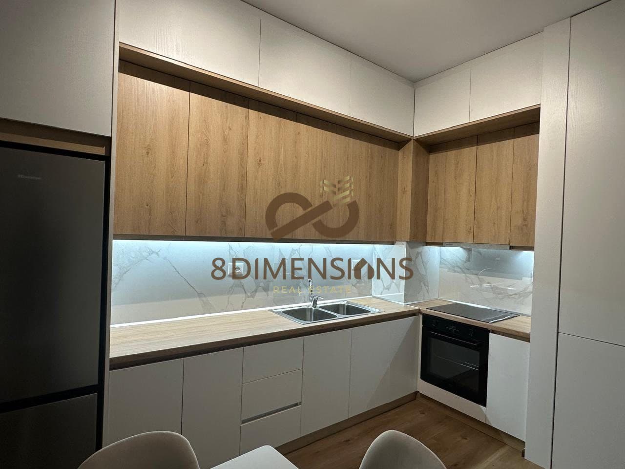 Shitet Apartament 3+1 me 2 tualete ne Astir , prane Bar Univers i mobiluar ne menyre moderne (ID D8143A-17) 3