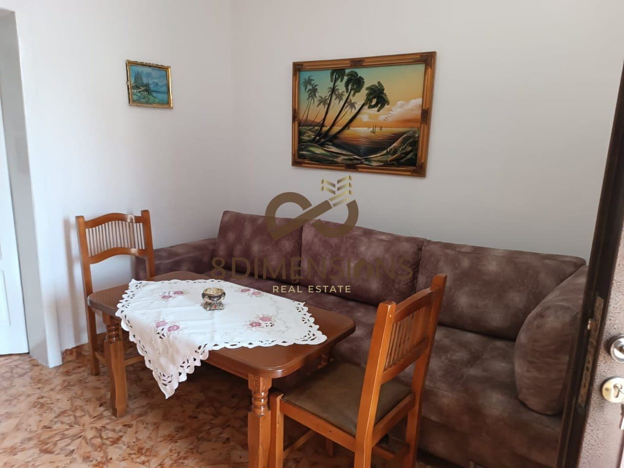 Jepet me qera Apartamemt 1+1, me siperfaqe 60 m2 ne 5 Maj, prane Shkolles Sevasti Qiriazi D8241A-263 2