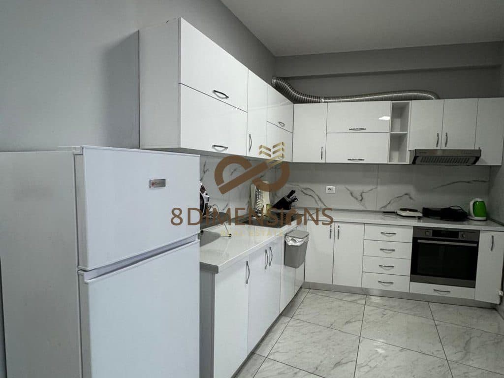 Jepet me qera Apartament 1+1 tek Komuna e Parisit, prane Sezer Hair Style D8241A-173 2