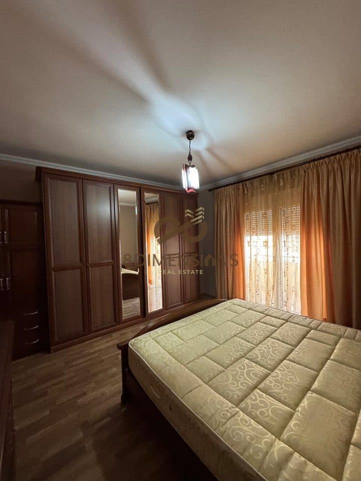 Shitet apartament 2+1 prane Prokurorise Rr. Haxhi Hysen Dalliu (D8142Z-14) 4