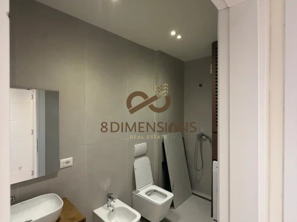 Jepet me qera apartament 3+1+2 te Bulevardi i Ri, prane Ish-Stacionit te Trenit (D8243A-27) 3