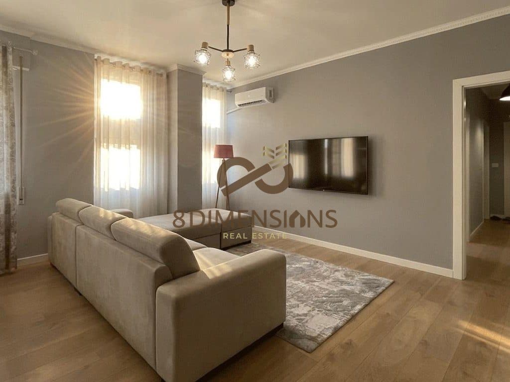 Jepet me qera Apartament 2+1 Tek Komuna e Parisit, prane Parkut Olimpik (D8242A-245)