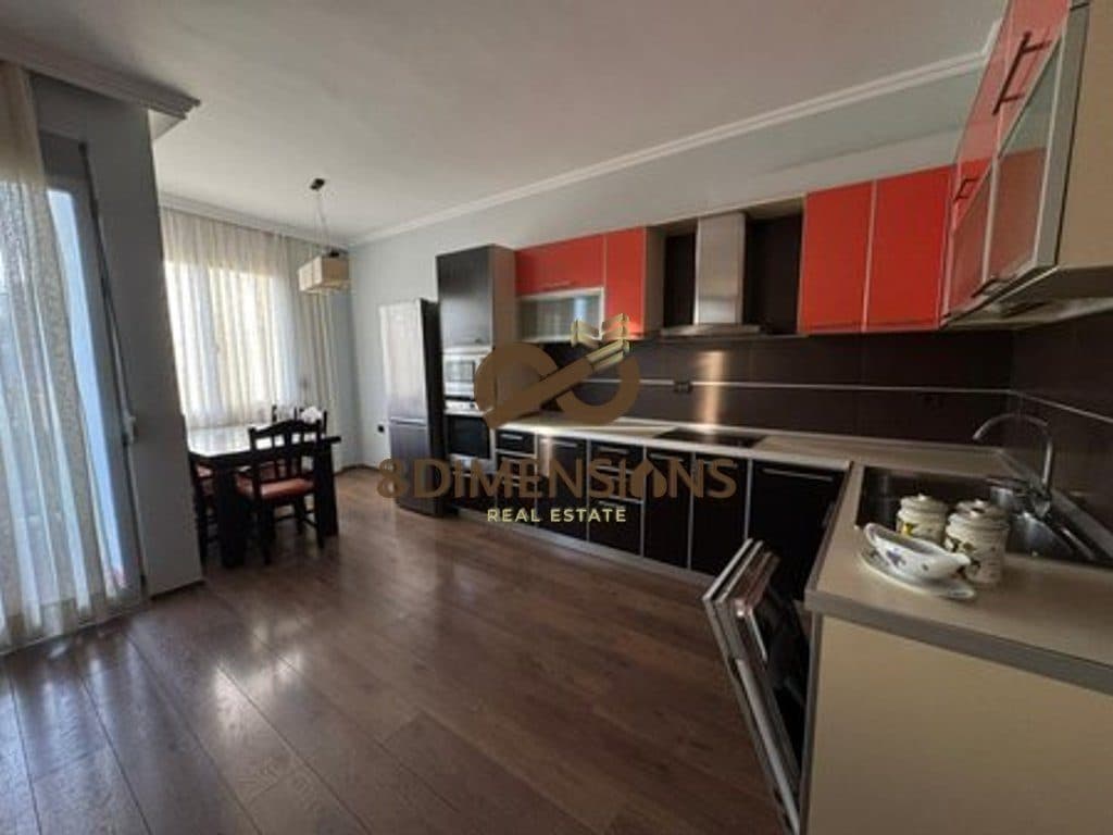 Apartament 2+1 +2 tualete +ballkon me qera tek Selvia, Pamje Panoramike ne drejtim te Sheshit Skenderbej 3