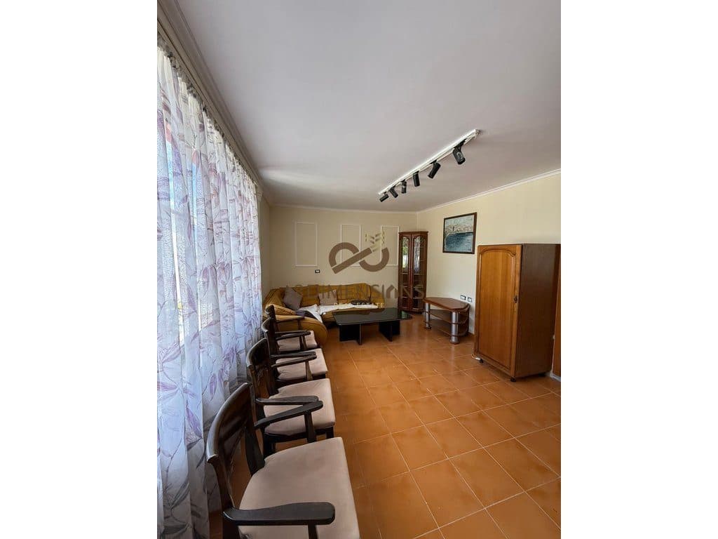 Jepet me qera hyrje 1+1 afer me Depot e Ujit - Tirane D8241A-123