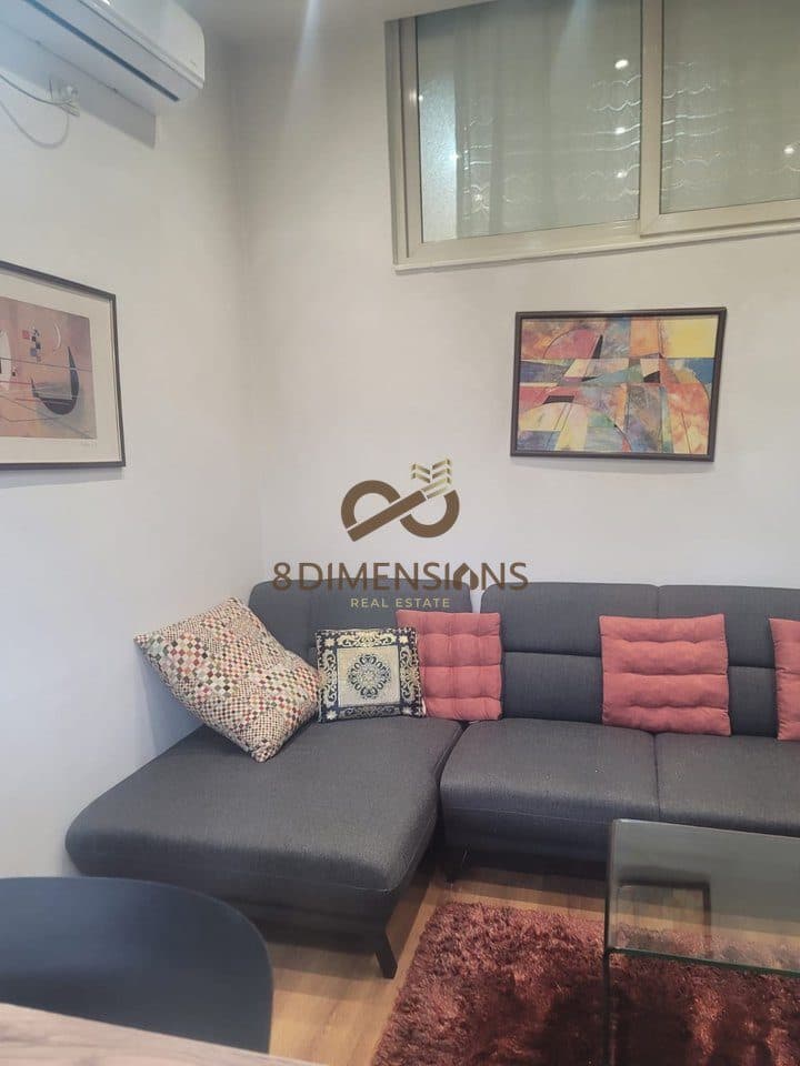 Jepet me qera apartament 1+1 tek 9 kateshet-Qender (D8241A-67) 2