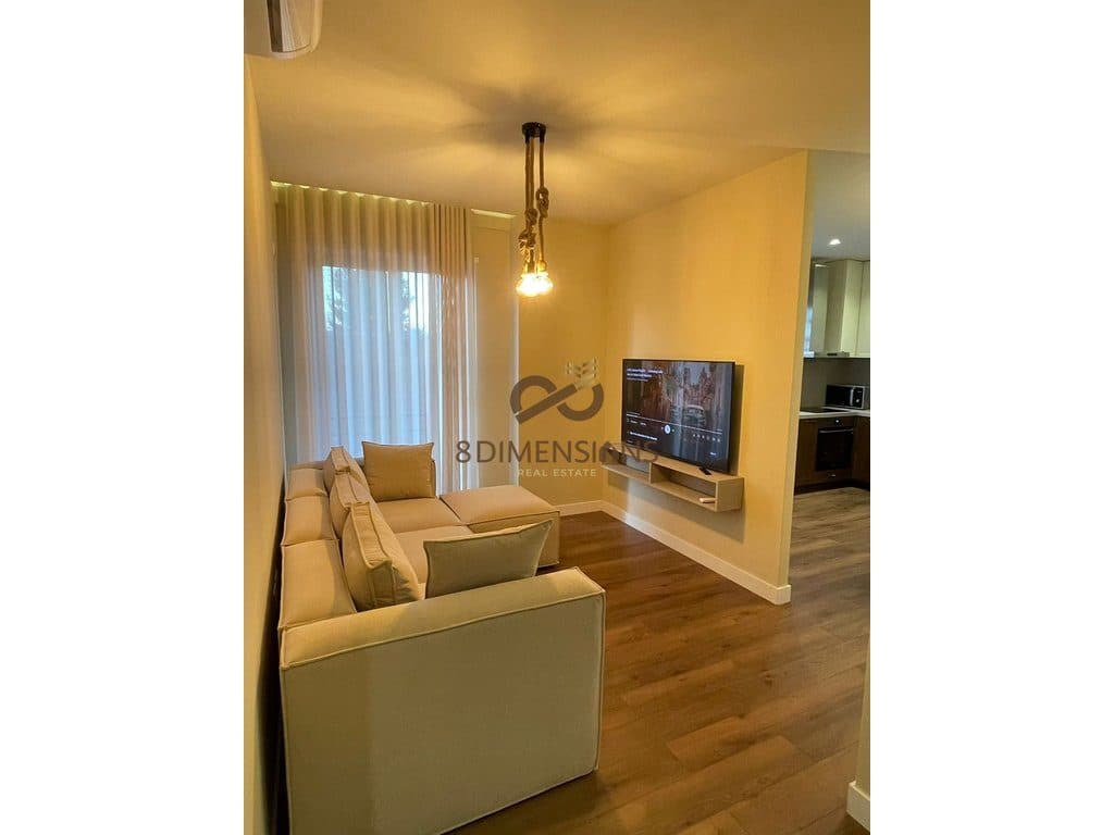 Jepet me qera Apartament 2+1 prane Xhamise se Selites (D8242A-200)