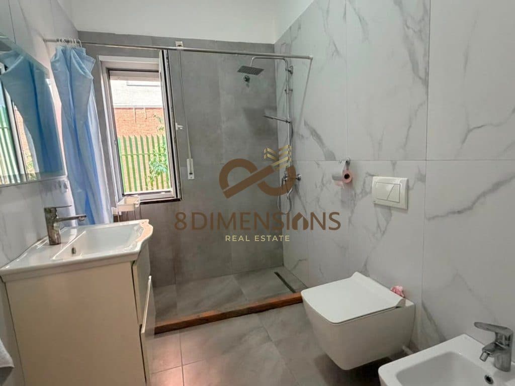 Shitet super apartament 2+1+2 tualete tek Rruga Peti, prane Liqenit Artificial te Tiranes (ID D8142A-162) 4