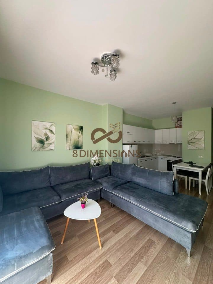 Jepet me qera Apartamemt 1+1, me siperfaqe 60 m2 ne 5 Maj, prane Shkolles Sevasti Qiriazi D8241A-263 4