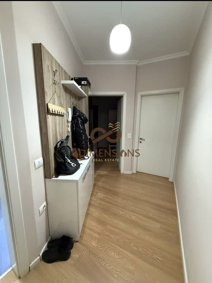 Jepet me qera Apartament 1+1 ne Rrugen e Dibres, prane Shkolles Misto Mame (D8241A-235) 3