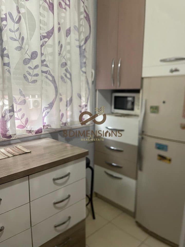 Jepet me qera Apartament 2+1 Te Ish Stacioni Trrenit ne Rrugen Jordan Misja (D8242A-130) 4