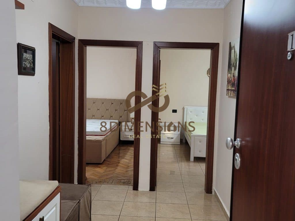 Jepet me qera Apartament 2+1 prane Rruges Fortuzi D8242A-52 3