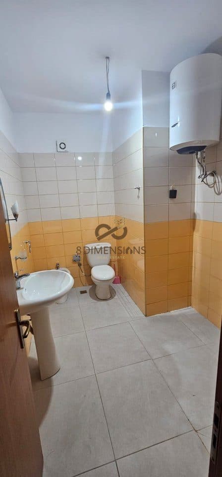 OKAZION!!! Shitet Hotel 2 kate ne Pogradec, prane Bar Restorant Victoria 250,000 EUR D813A-1 4