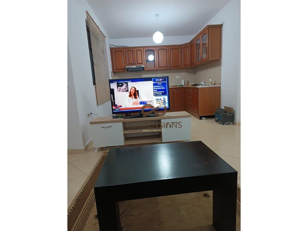 Apartament 1+1 me kuzhine me vete me qera tek Rruga e Dibres, prane Medresese - Tirane (ID D8241Z8)