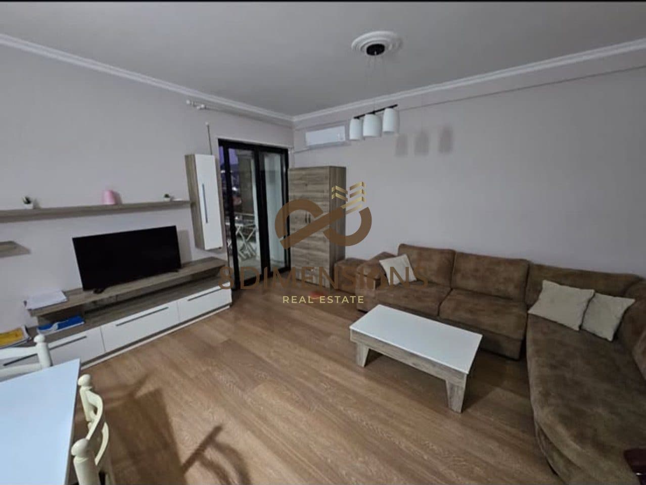 Jepet me qera Apartament 1+1 ne Rrugen e Dibres, prane Shkolles Misto Mame (D8241A-235) 2
