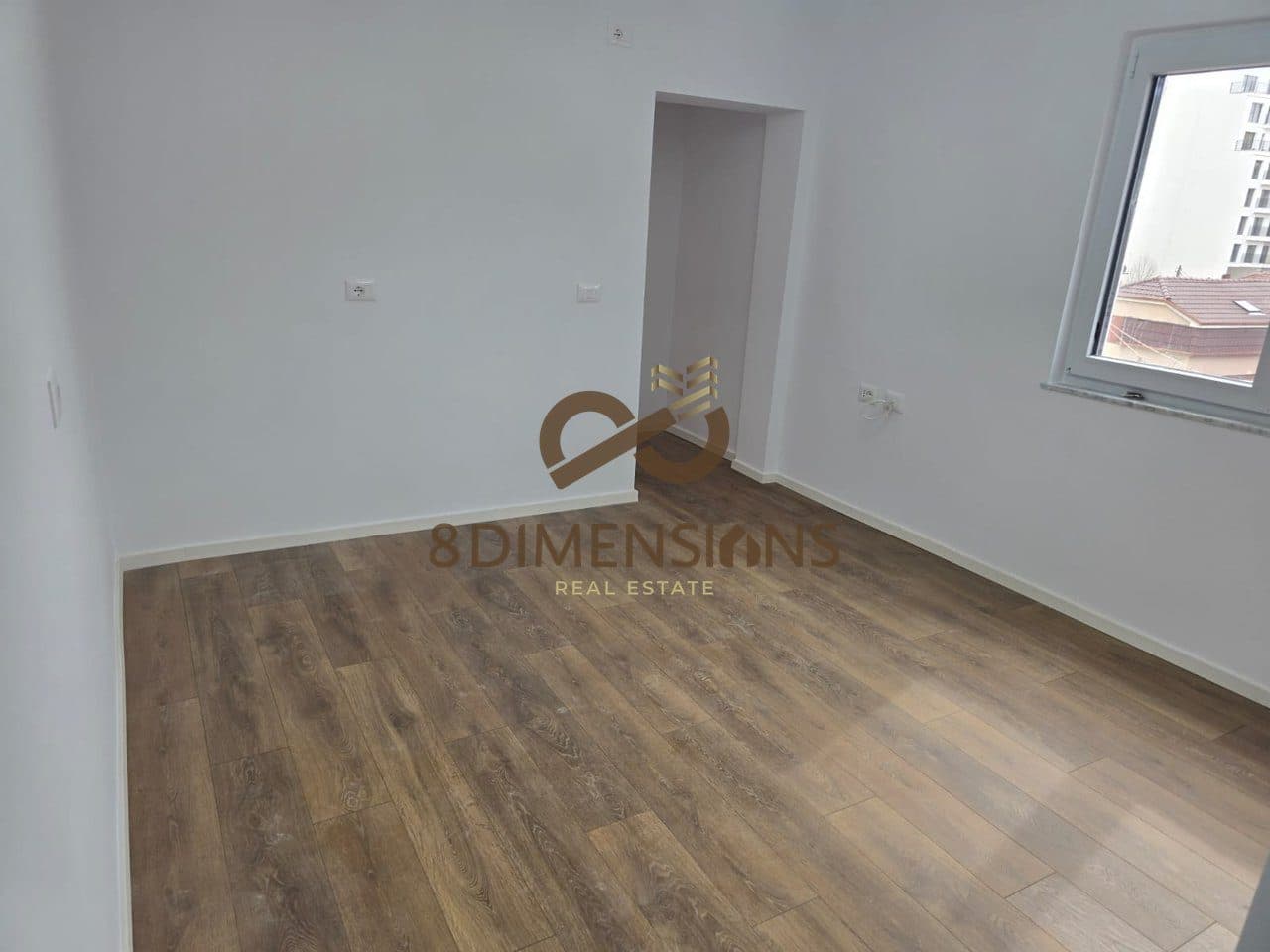 JEPET ME QERA APARTAMENT 1+1 ME KUZHINE ME VETE NE RRUGEN FERIT XHAJKO, PRANE ISH RESTORANT DURRESIT (D8241Z-40)E.C 4
