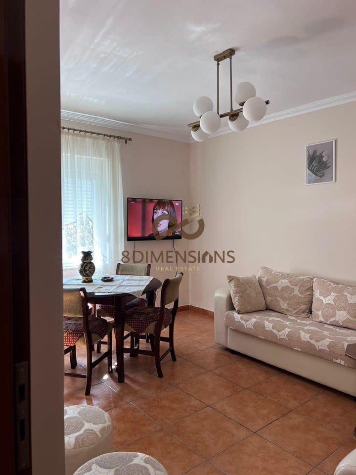 Jepet me qera Apartament 2+1 ne Rrugen e Elbasanit, prane Ambasades Amerikane D8242A-167 2