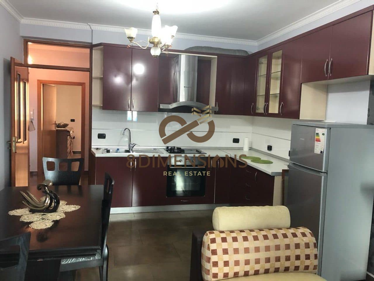 OKAZION!!! Shitet Hotel 2 kate ne Pogradec, prane Bar Restorant Victoria 250,000 EUR D813A-1 3