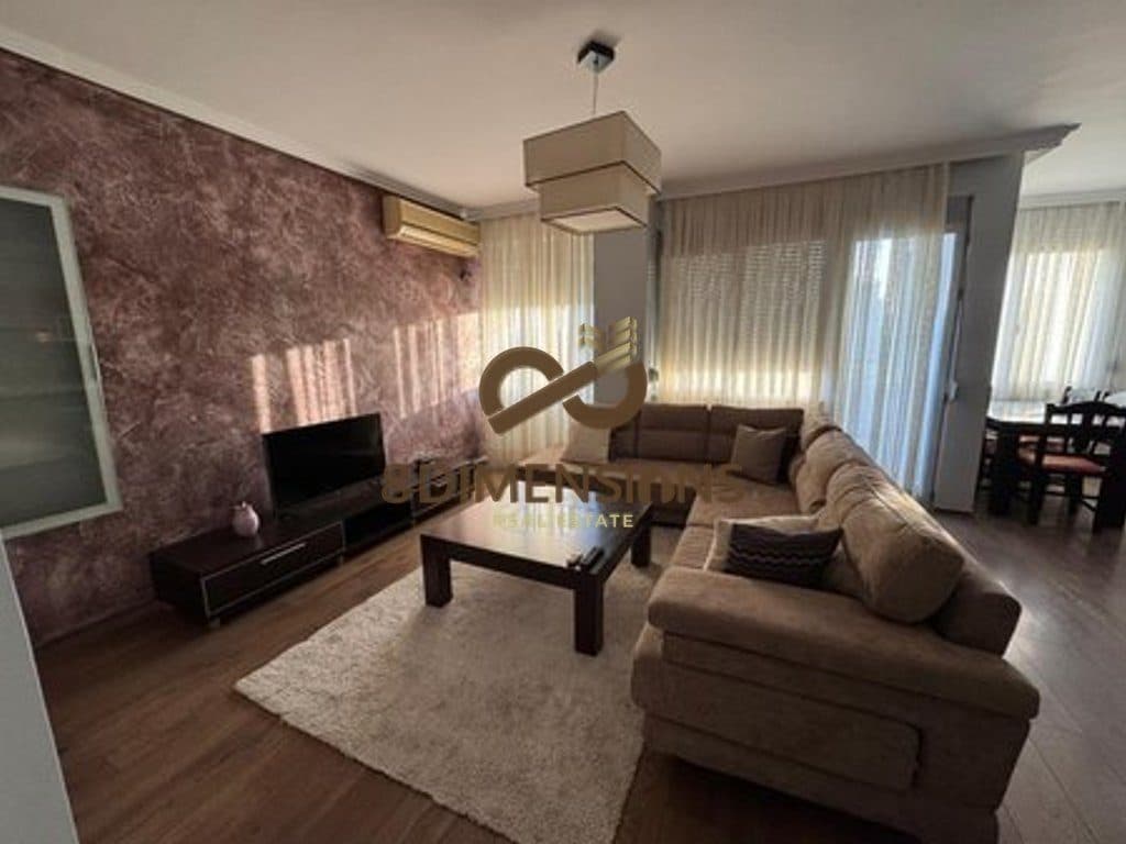 Apartament 2+1 +2 tualete +ballkon me qera tek Selvia, Pamje Panoramike ne drejtim te Sheshit Skenderbej