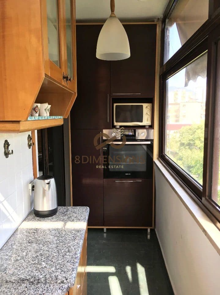 Jepet me qera apartament 2+1 Prane Qendres 65,000 LEK (D8242Z-34) 4