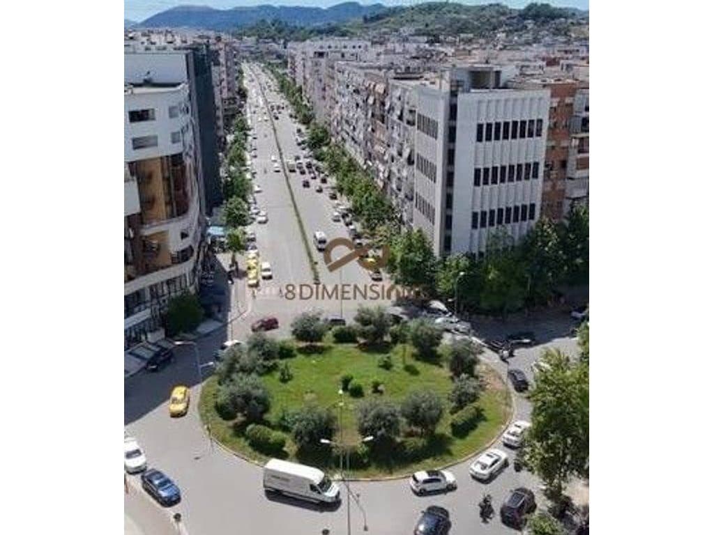 ASTIR - Ambjent Biznesi me Qera ,afer rrethit! D825A-42