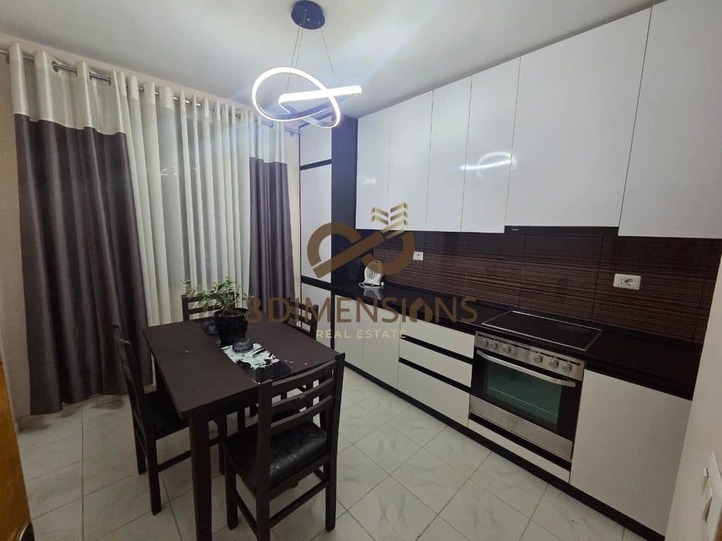 Jepet me qira apartament 1+1, brenda Unazës së Vogël, tek Ish-Restorant Durrësi (ID D8241A-265)