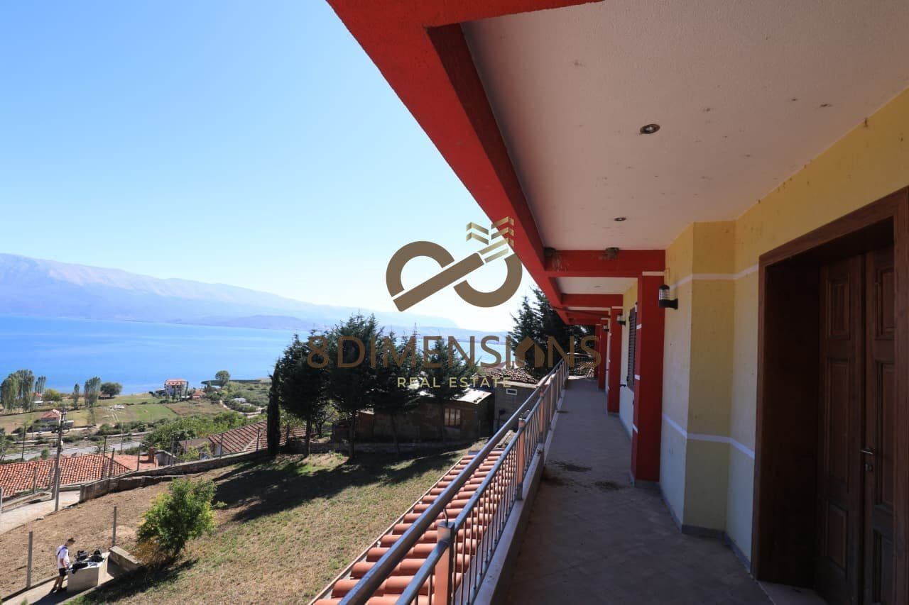 OKAZION!!! Shitet Hotel 2 kate ne Pogradec, prane Bar Restorant Victoria 250,000 EUR D813A-1
