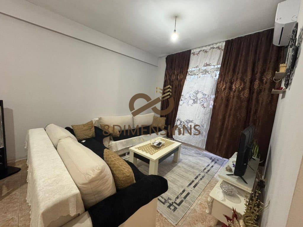 Apartament 2+1+2 Ballkone tek ish Stacioni Trenit - prane Mullirit te Vjeter D8242A-270