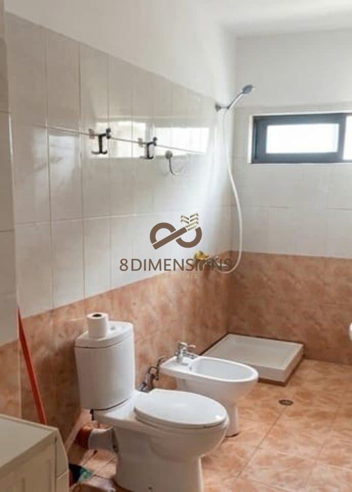 JEPET ME QERA APARTAMENT 1+1 ME KUZHINE ME VETE NE RRUGEN FERIT XHAJKO, PRANE ISH RESTORANT DURRESIT (D8241Z-40)E.C 4