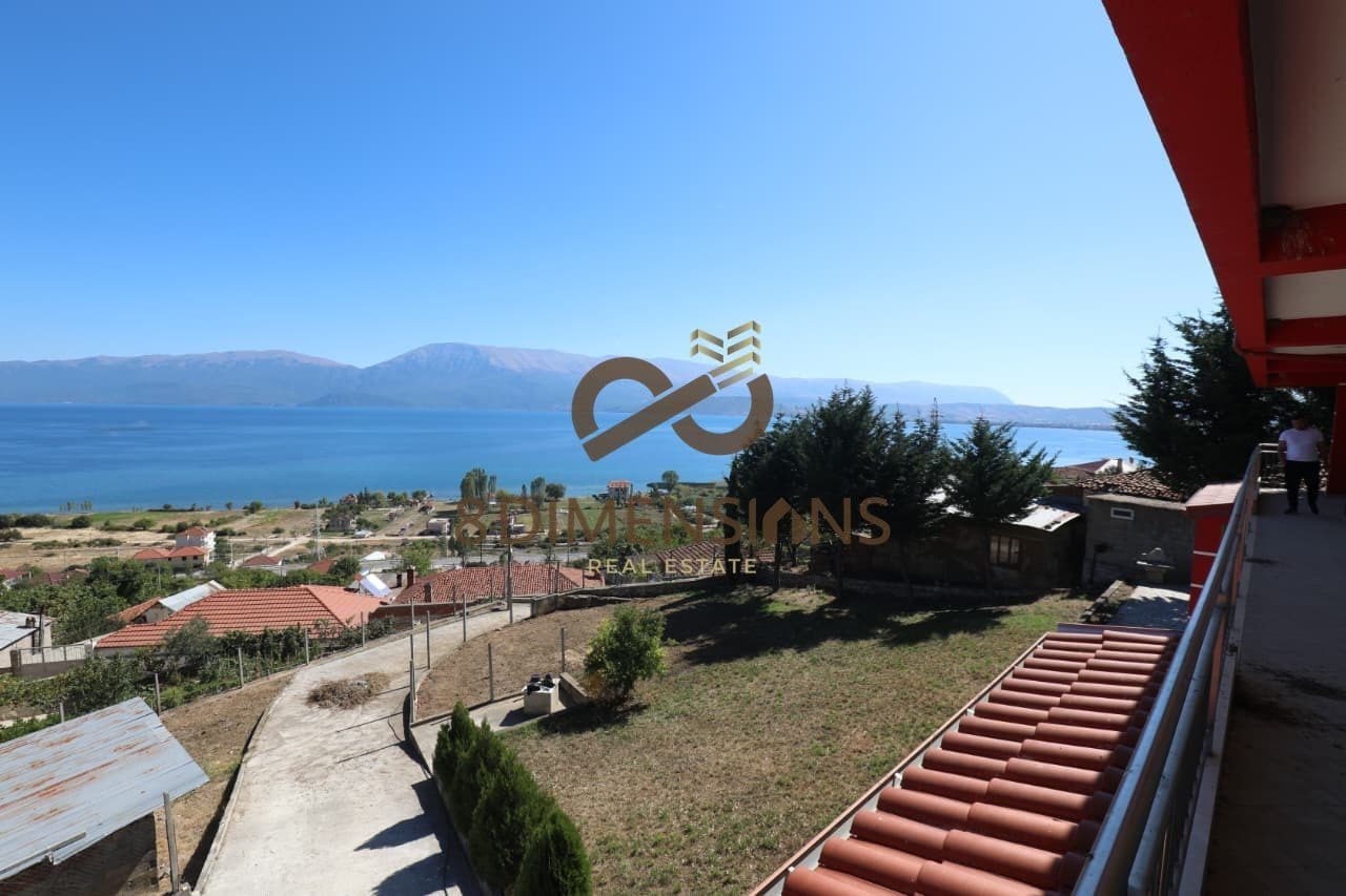 OKAZION!!! Shitet Hotel 2 kate ne Pogradec, prane Bar Restorant Victoria 250,000 EUR D813A-1