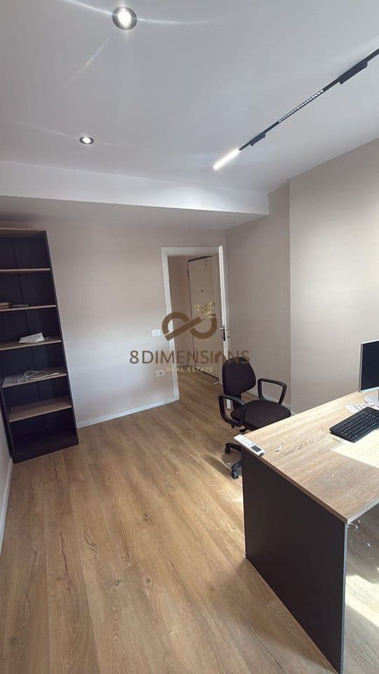 Jepet me qera Ambjent Biznesi 2+1 ne Rruga Dritan Hoxha, prane Pallatit Birra Peja (D8242A-169) 4
