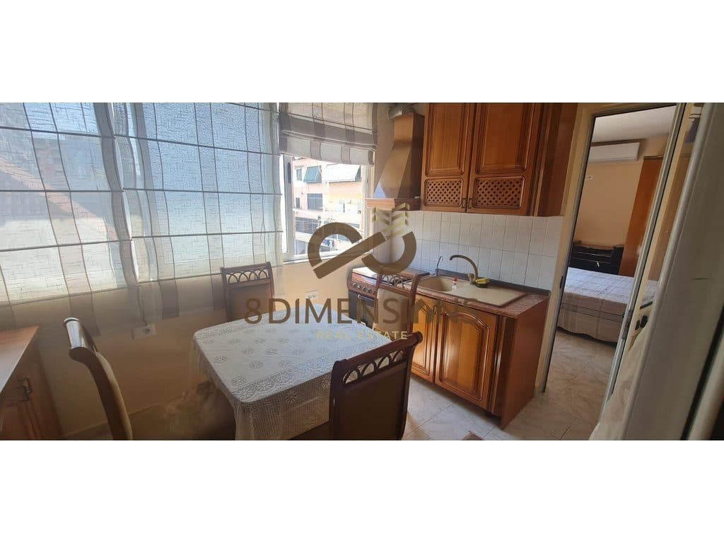 Apartament 2+1 me kuzhine me vete me qera prane zones se Zogut te Zi - Perfshihet ne Cmim Uji+Administrimi
