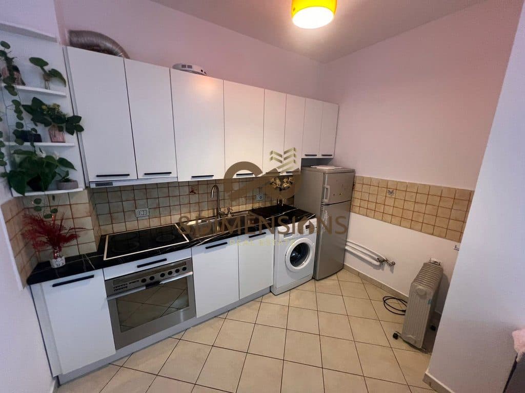 Shitet Apartament 1+1 në Kombinat, pranë Big Market. D8141A-25 3