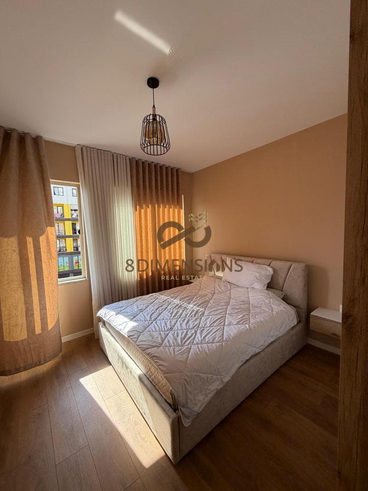 Shitet Apartament 1+1 Te Ish Parku Autobuzave ne Rrugen Kongresi I Lushnjes (D8141Z-15) 4