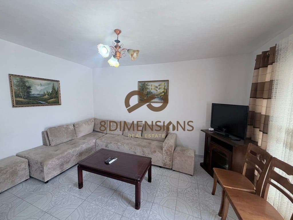 Shitet Apartament 2+1 ne rrugen Petro Nini Luarasi, prane Shkolles se Baletit (D8142Z-23)