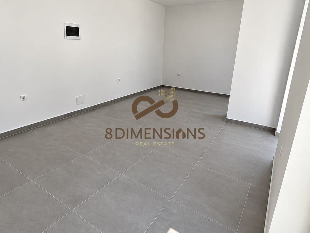 Ambjent Biznesi i Ri tek Brryli D825A-53