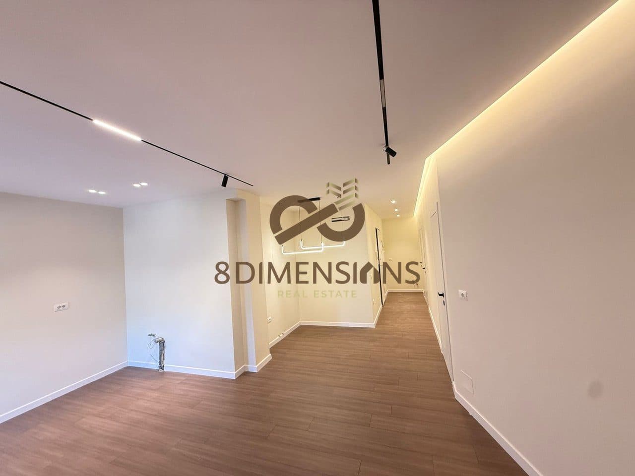 Apartament 2+1 +Ballkon +Post Parkimi ne shitje prane Maternitetit te Ri - Ne nje nder pallatet me cilesore te zones 3