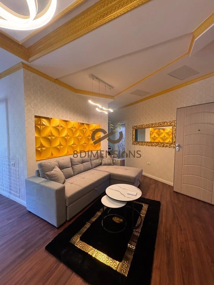 Shitet Apartament 3+1+2 tek Pazari i Ri, prane Shkolles Teknike Ekonomike Tirane (D8143Z-6) 2