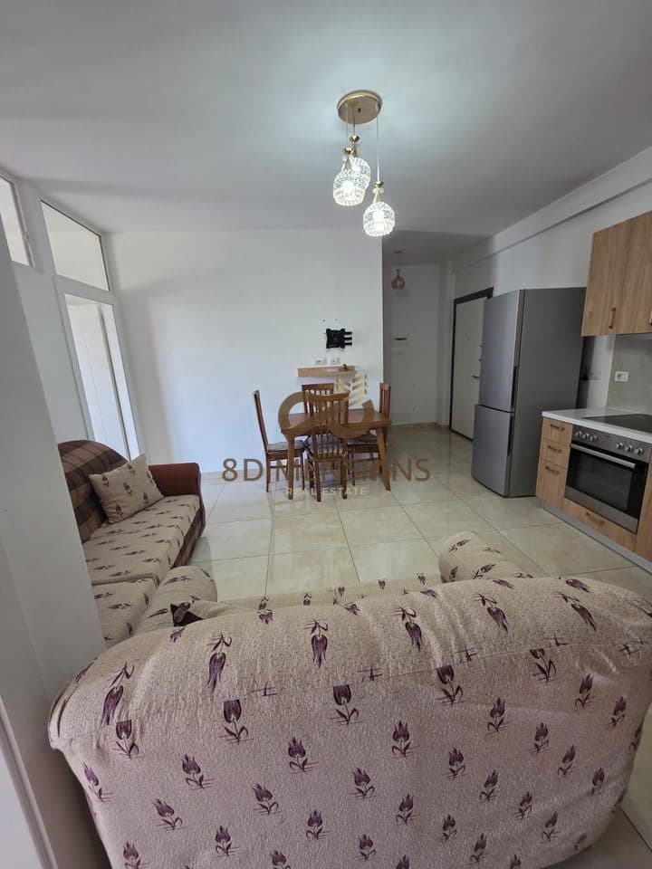 Jepet me qera Apartament 2+1+2+ Ballkon ne zonen e Don Boskos prane Kompleksit Vizion Plus (D8242A-88) 2