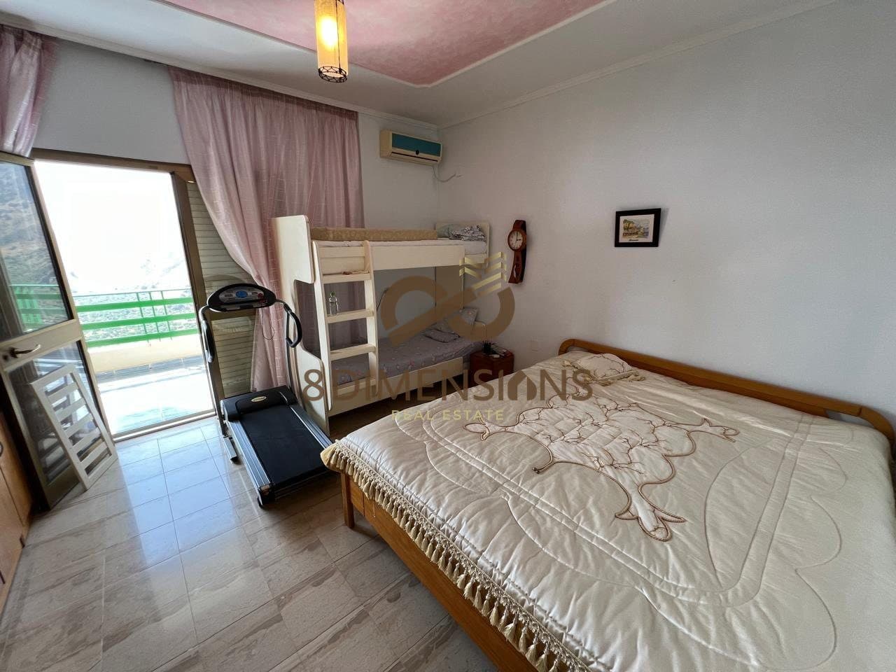 Shitet godinë 5-katëshe në Qeparo, Himarë D819A-1