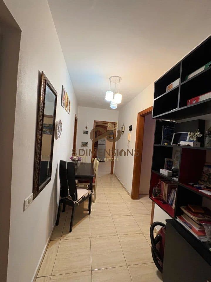 Jepet me qera Apartament 1+1 tek Rruga e Kavajes prane Zgara e Tirones 2 (D8241A-293) 3