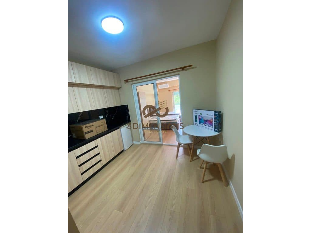 Jepet me qira Apartament 1+1 + Ballkon ne zonen e 21 Dhjetorit (ID D8241A-276)