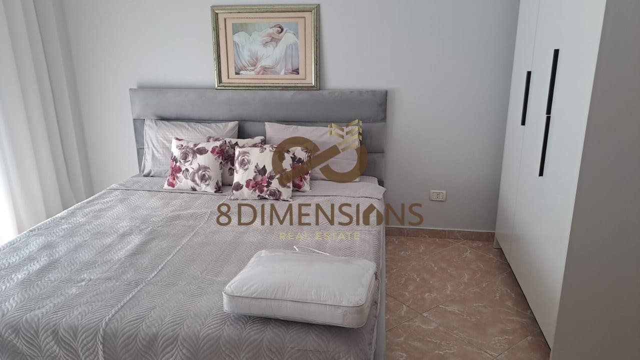 SHITET SUPER APARTAMENT 2+1+2 PRANE LIQENIT TE FARKES, PRANE QETESISE ABSOLUTE DHE GJELBERIMIT!!! (D8142A-72)E.C 4