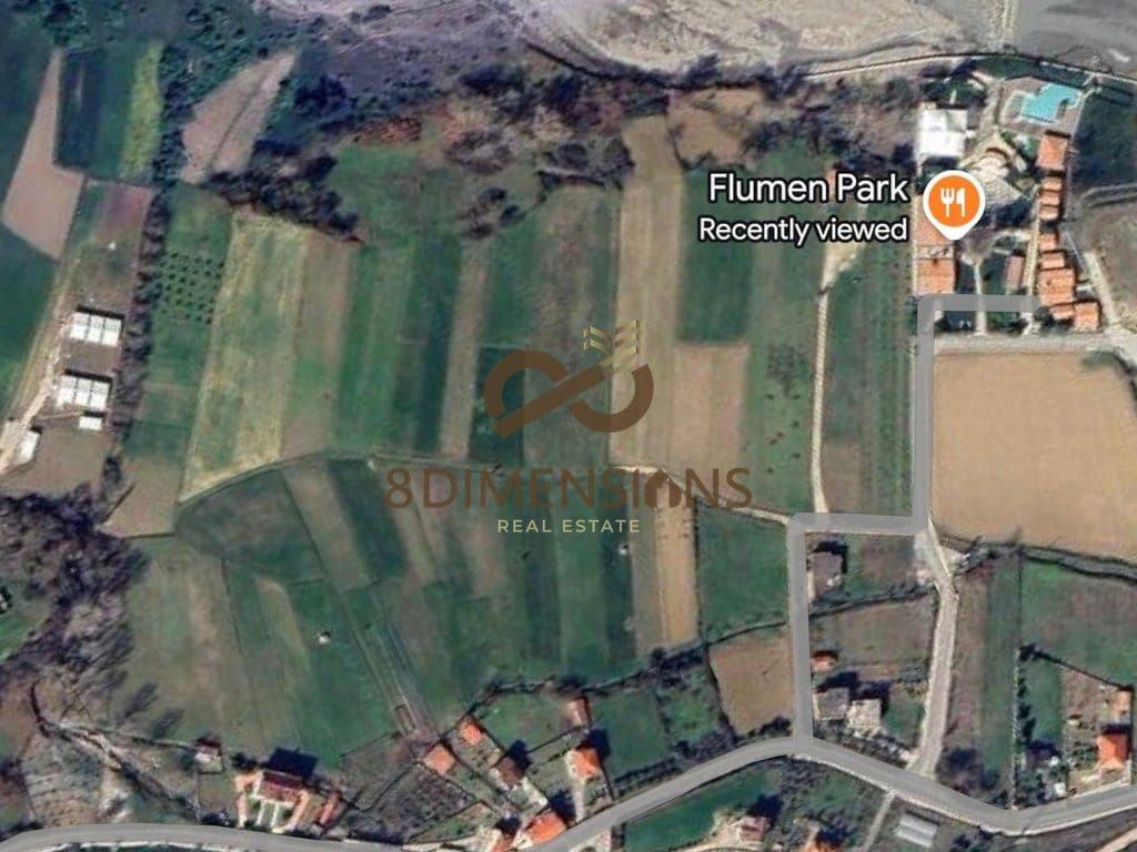TOKË NE SHITJE PRANE FLUMEN PARK E.B