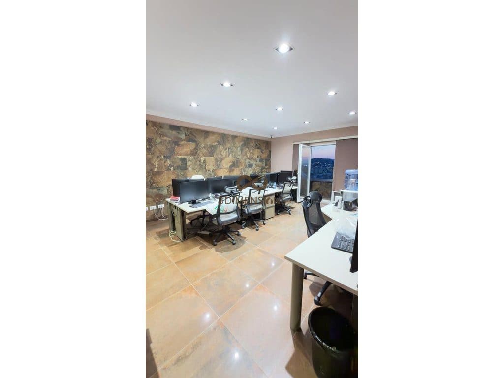 Shitet Apartament 2+1 totalisht i restauruar te Rr. Muhamet Gjollesha pranë Urës Vasil Shanto në Tiranë( D8142A-145 )