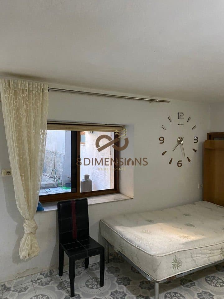 Jepet me qera Apartament 1+1 ne vile private ne Kodren e Priftit (D8241Z-57) 4