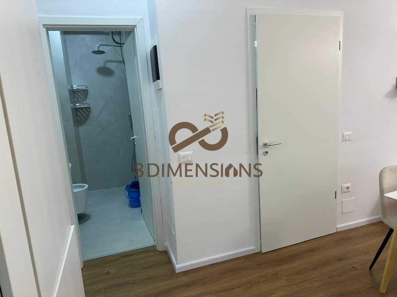 Shitet Apartament 3+1 me 2 tualete ne Astir , prane Bar Univers i mobiluar ne menyre moderne (ID D8143A-17) 4