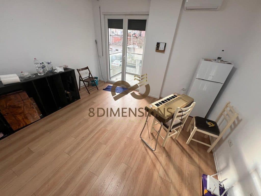 Zyrë Open Space me Qira – Myslym Shyri D828A-5